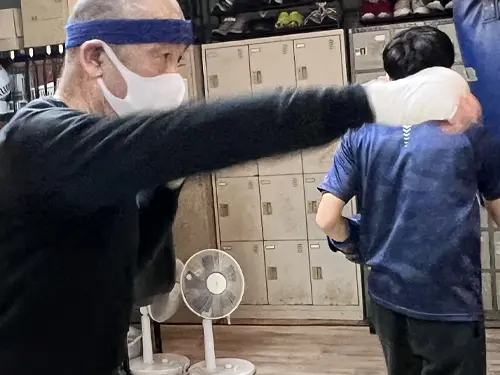 シャドーボクシング